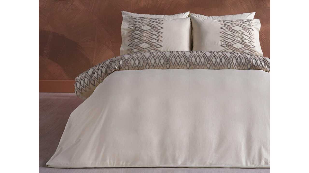Set lenjerie pat Capitol Nakisli dubla DOQU Lenjerie de pat
