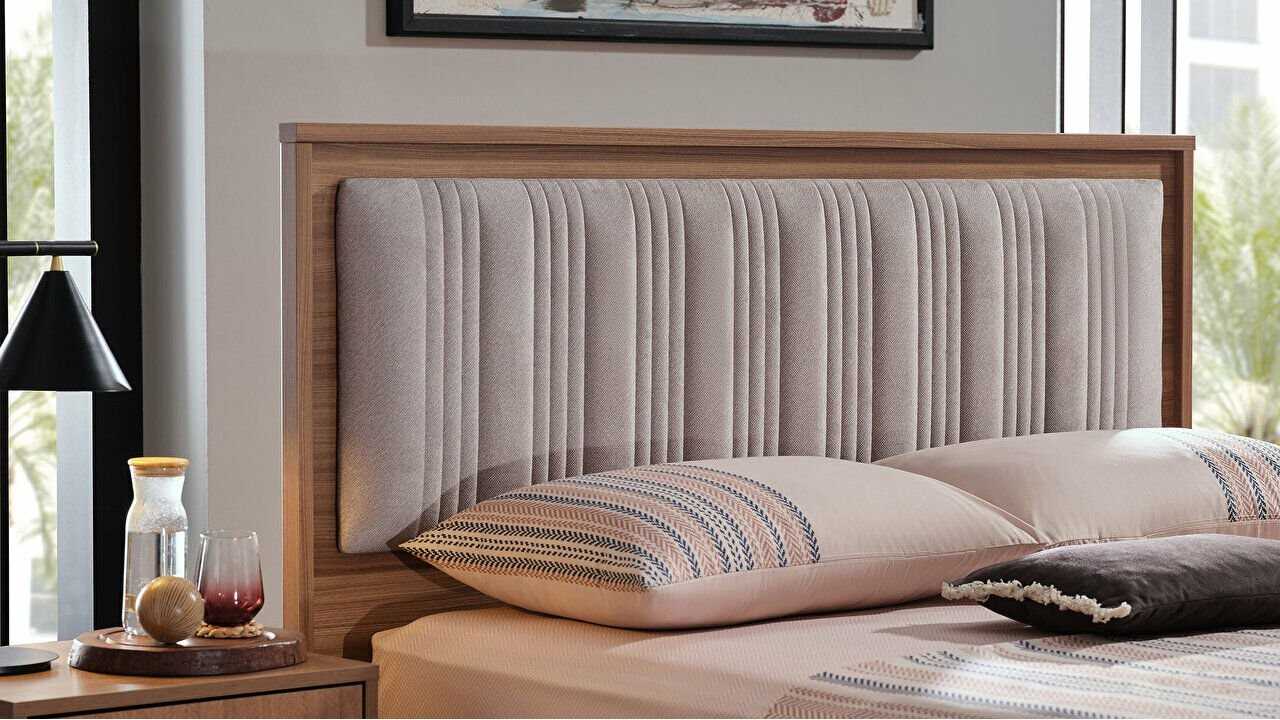 Set Dormitor Monaco, Sifonier 4 usi, Pat 160x200, culoare Nuc Set Dormitor MONACO4USI160x200
