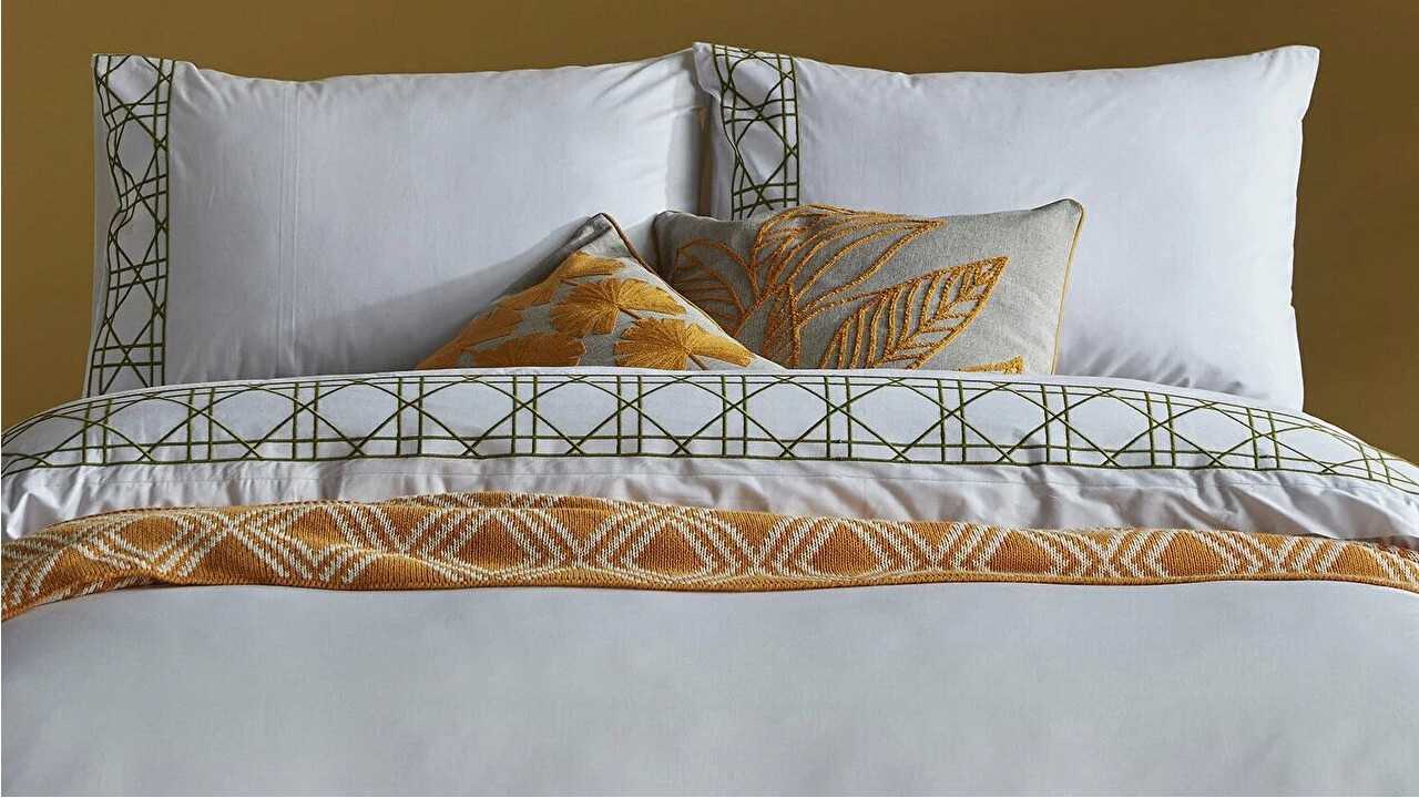 Set Lenjerie de pat Double cu broderie Angel, Alb DOQU Lenjerie de pat